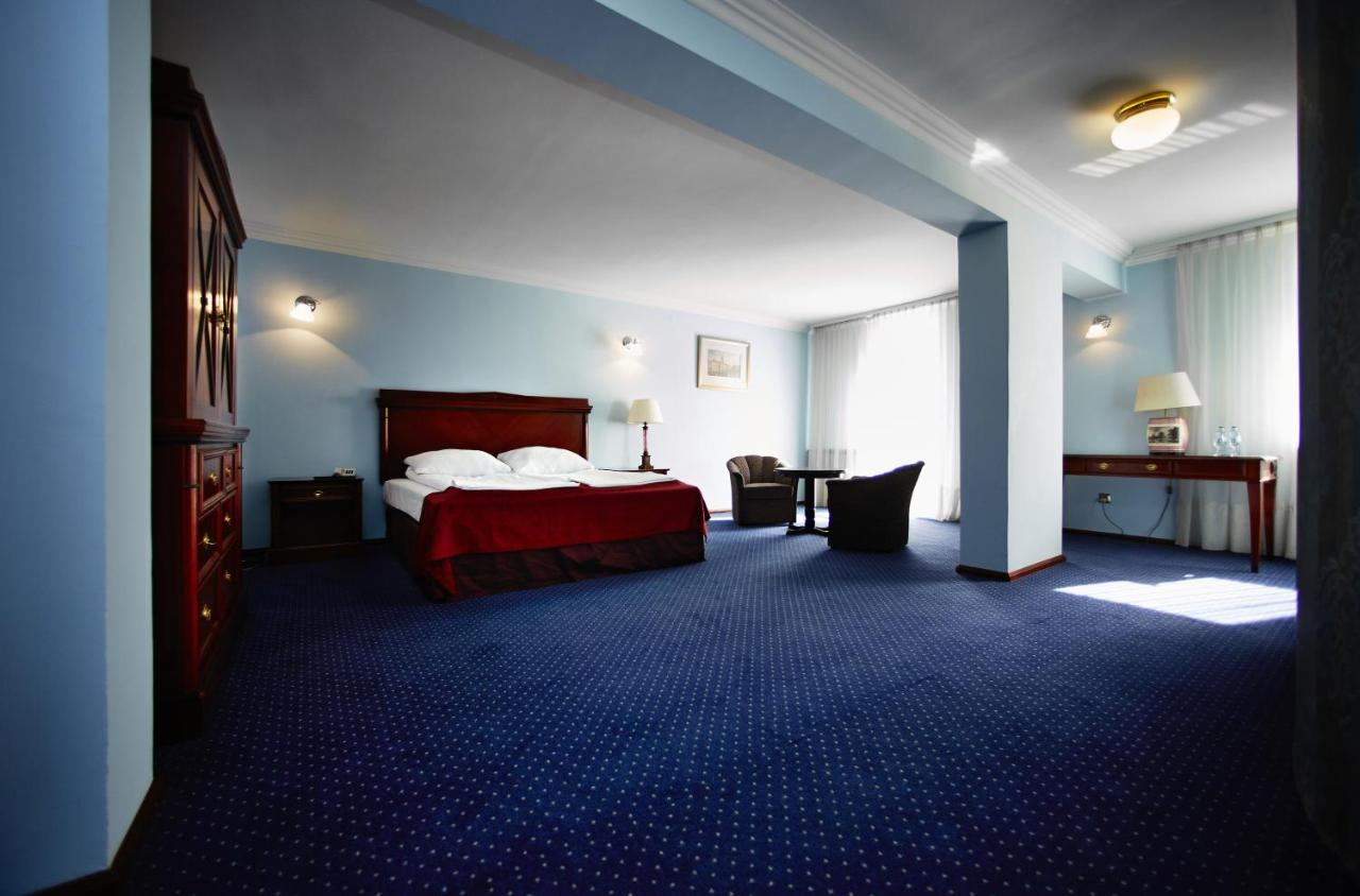 Standard Double Suite