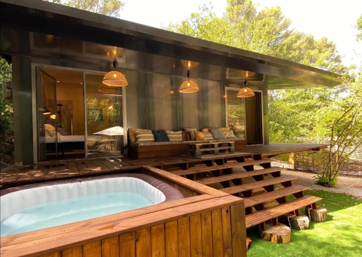 B&B Meyreuil - SUBLIME CHALET*JACUZZI*JARDIN*PLANCHA*CLIM*WIFI* - Bed and Breakfast Meyreuil