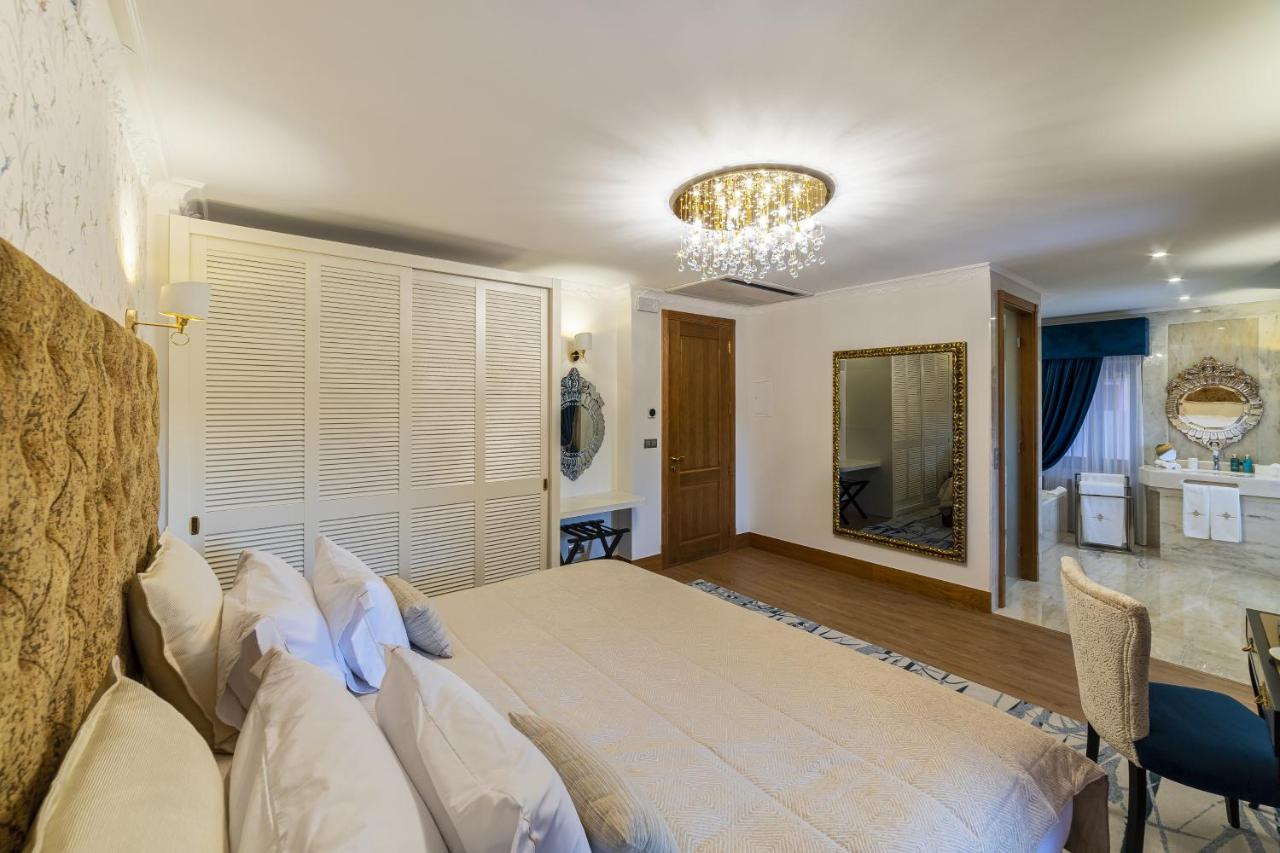 Deluxe Room with Valley View