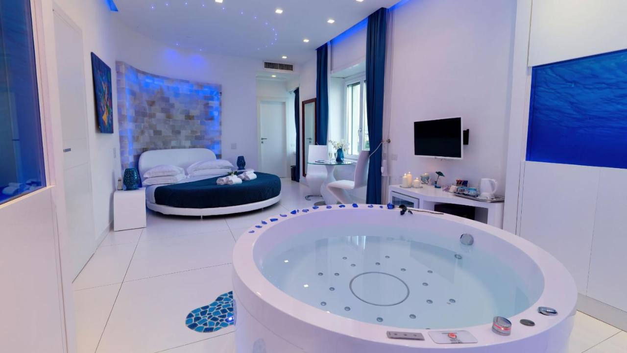 Suite mit Kingsize-Bett mit Whirlpool