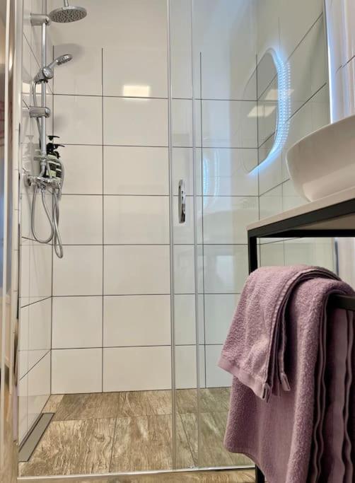 Wohnen beim Hundertwasserhaus l HG23 - B&B Vienna