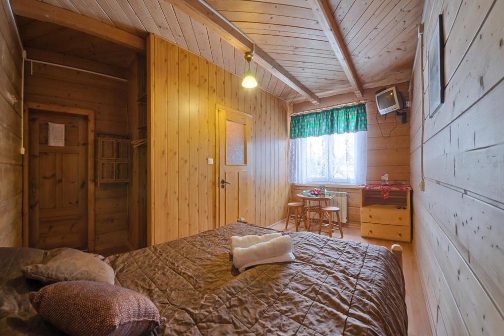 Doppel- oder Zweibettzimmer