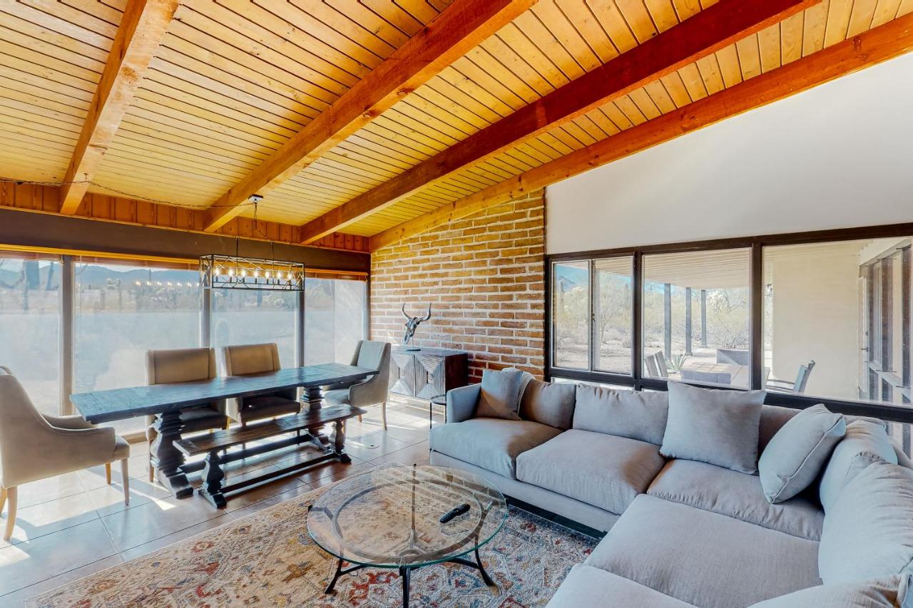 Sunrock on 8 Acres - B&B