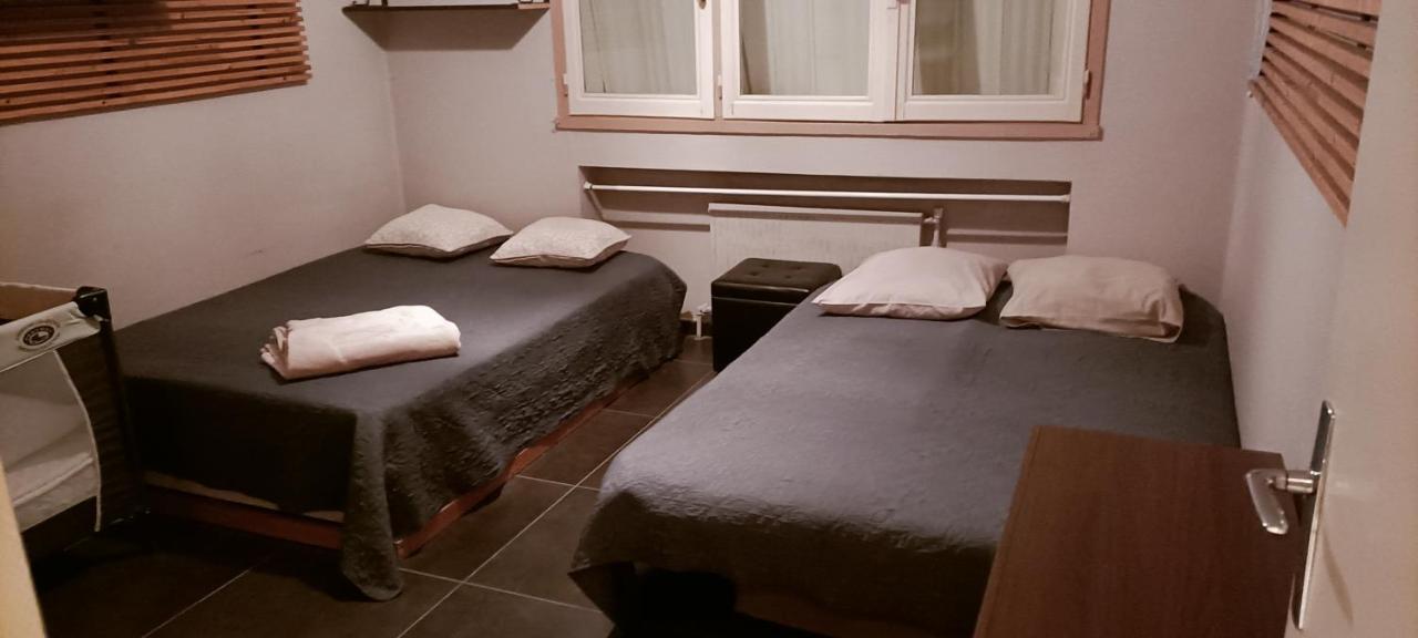 appartement 2 chambres fonctionnel a faire 2 pas du metro - B&B Lione