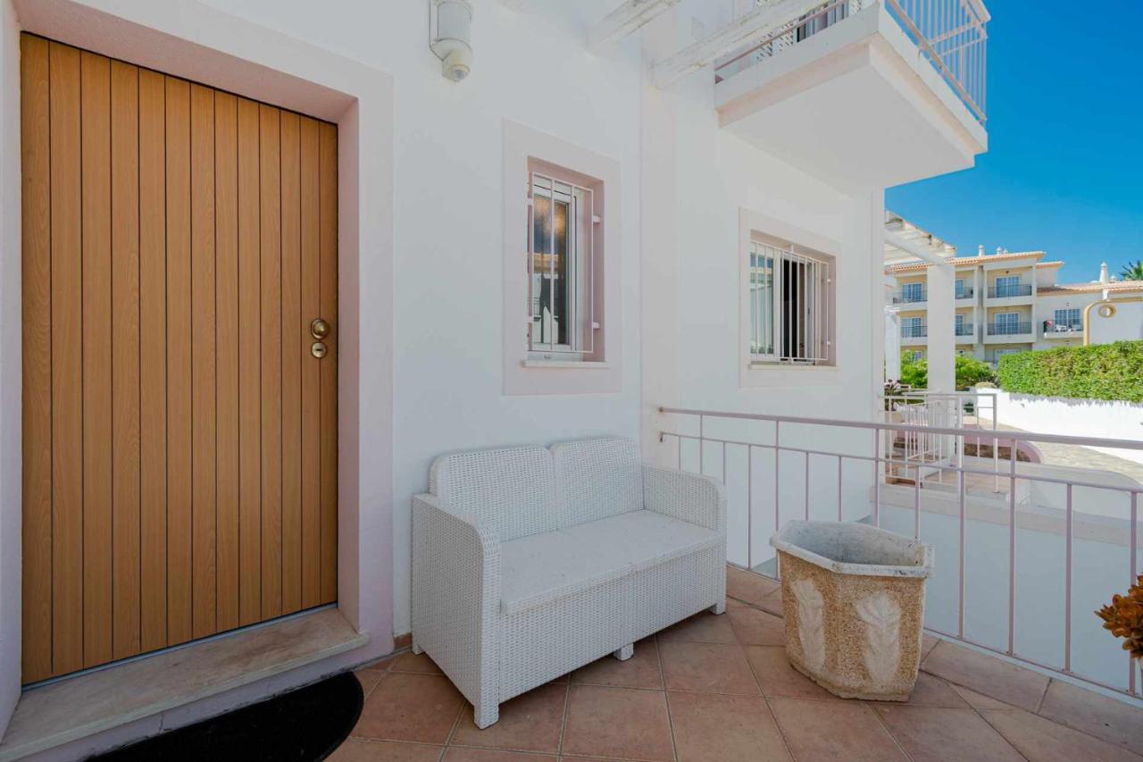 V3 Olhos dÁgua com piscina AC wifi 800m praia - Ferienwohnung