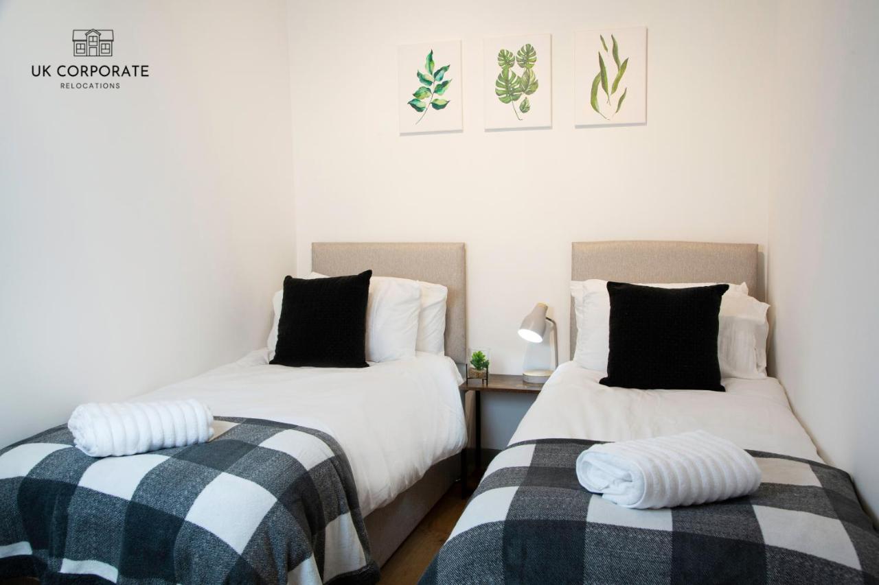 B&B Warrington - 2 bed Apartment by UK Corporate Relocations Ltd - Bed and Breakfast Warrington