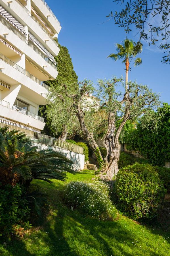 Ferienwohnung Les Oliviers über den Dächern von Nizza ruhig sonnig Meerblick Pool Tiefgarage Parkplatz - Ferienwohnung Nizza