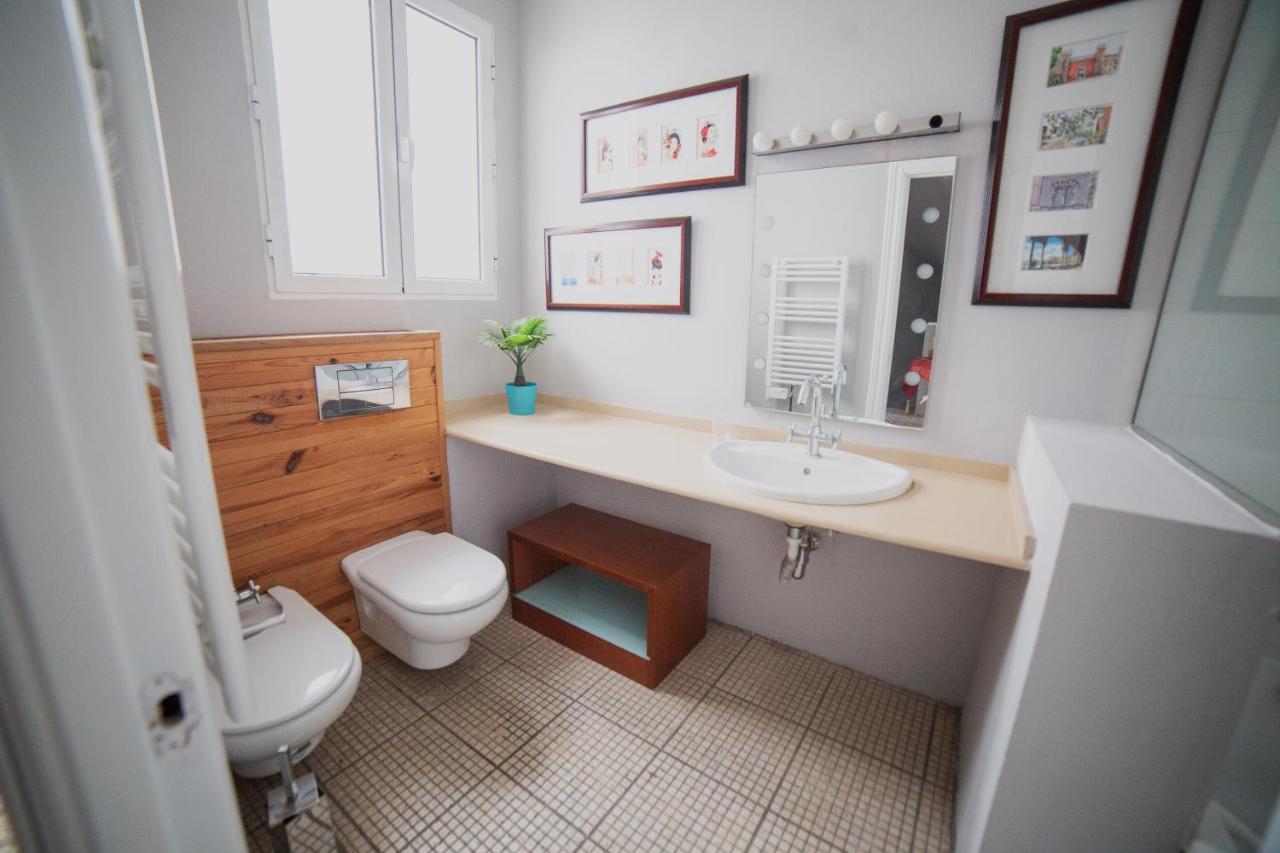 Twin Room with Shared Bathroom