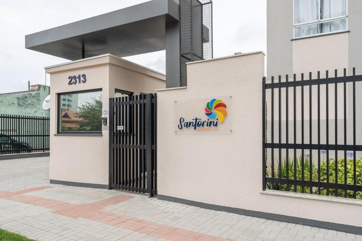 Aptos em Bal Piçarras a150m da PRAIA, dois quartos, sala de estar, COZINHA COMPLETA, SACADA com CHURRASQUEIRA, WI-FI, PISCINA, PORTARIA 24h, PLAYGROUND e QUADRA DE ESPORTES - B&B