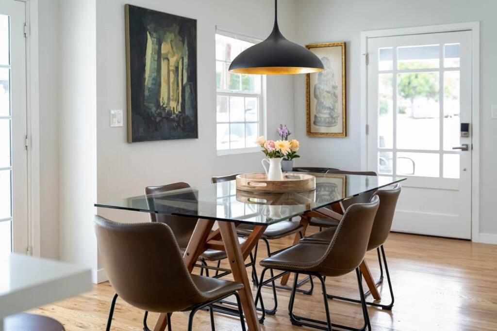 Fabulous New 4BR/3BA House in Mission Hills - B&B San Diego