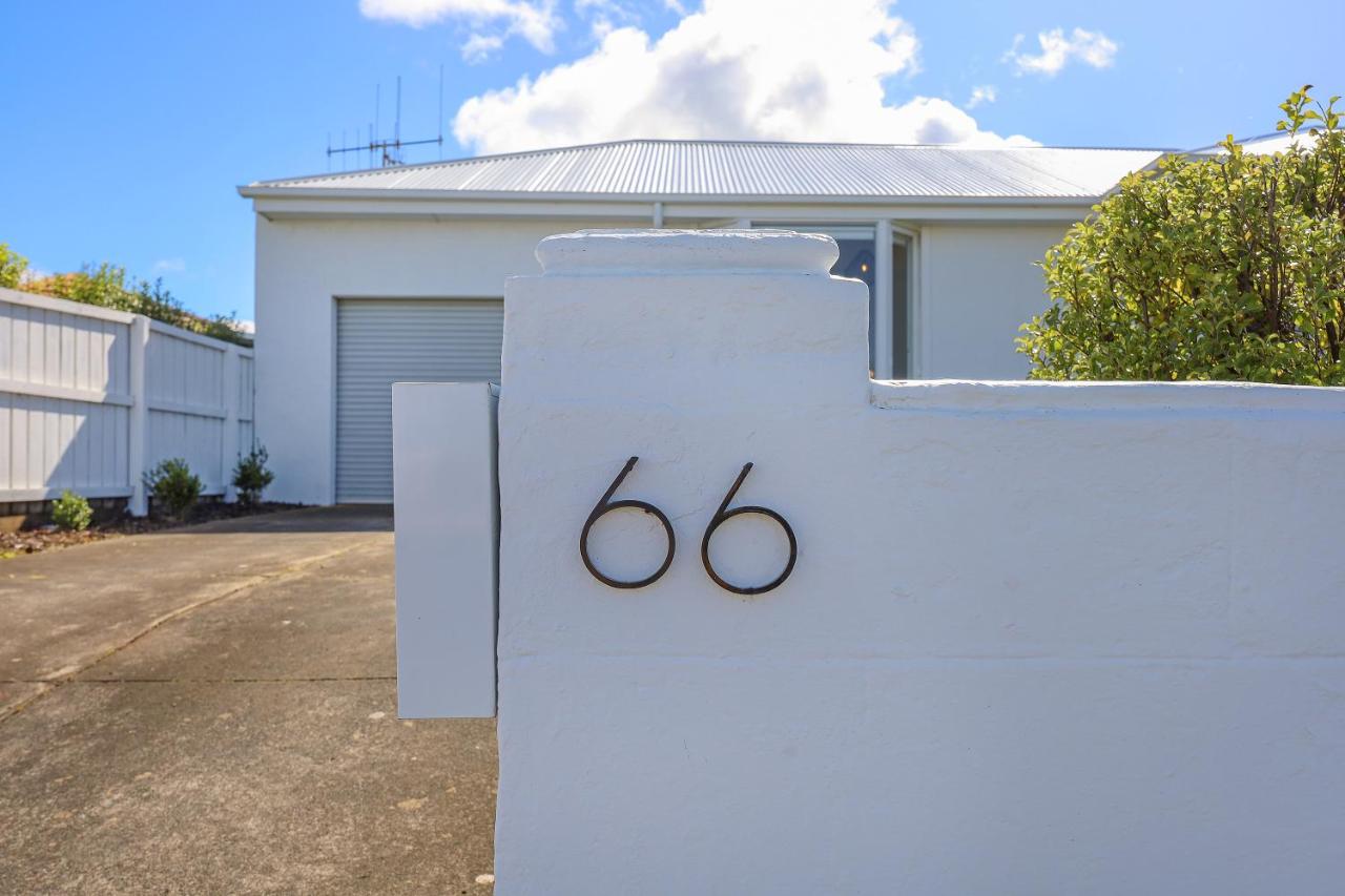 B&B Warrnambool - Jukes Retreat - Light & bright home ready to enjoy - Bed and Breakfast Warrnambool