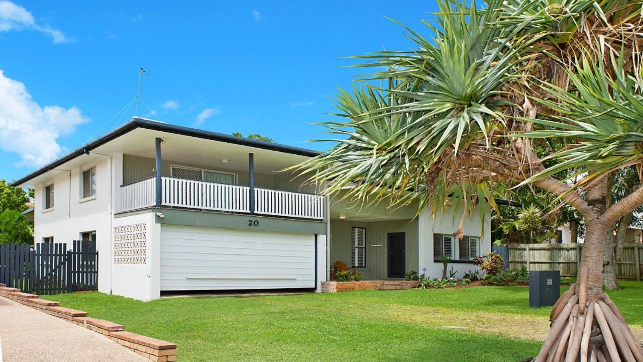 B&B Caloundra - 20 Mackay St Dicky Beach QLD - Bed and Breakfast Caloundra