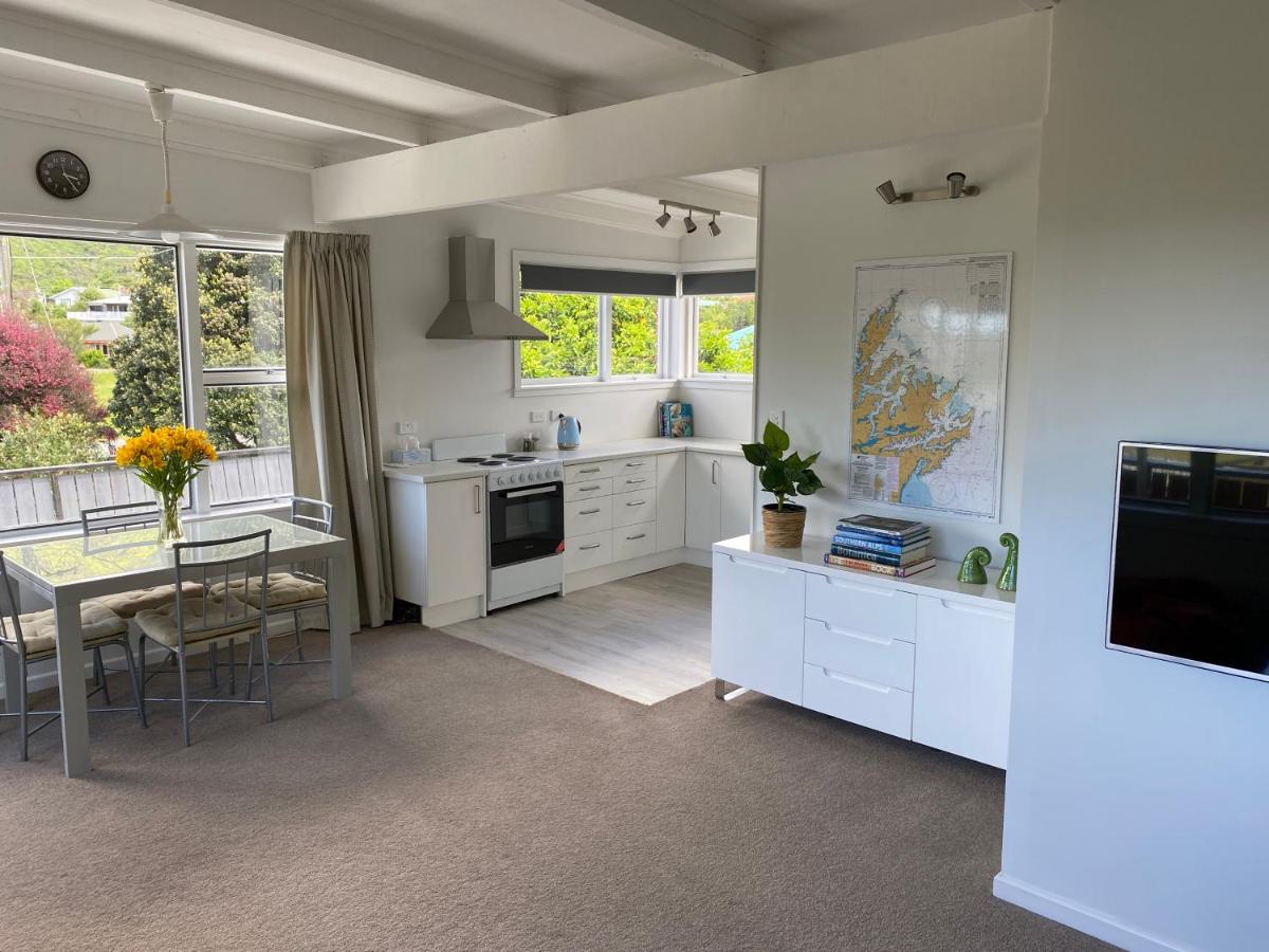 Sounds Good - Waikawa Holiday Home and Berth - B&B Picton