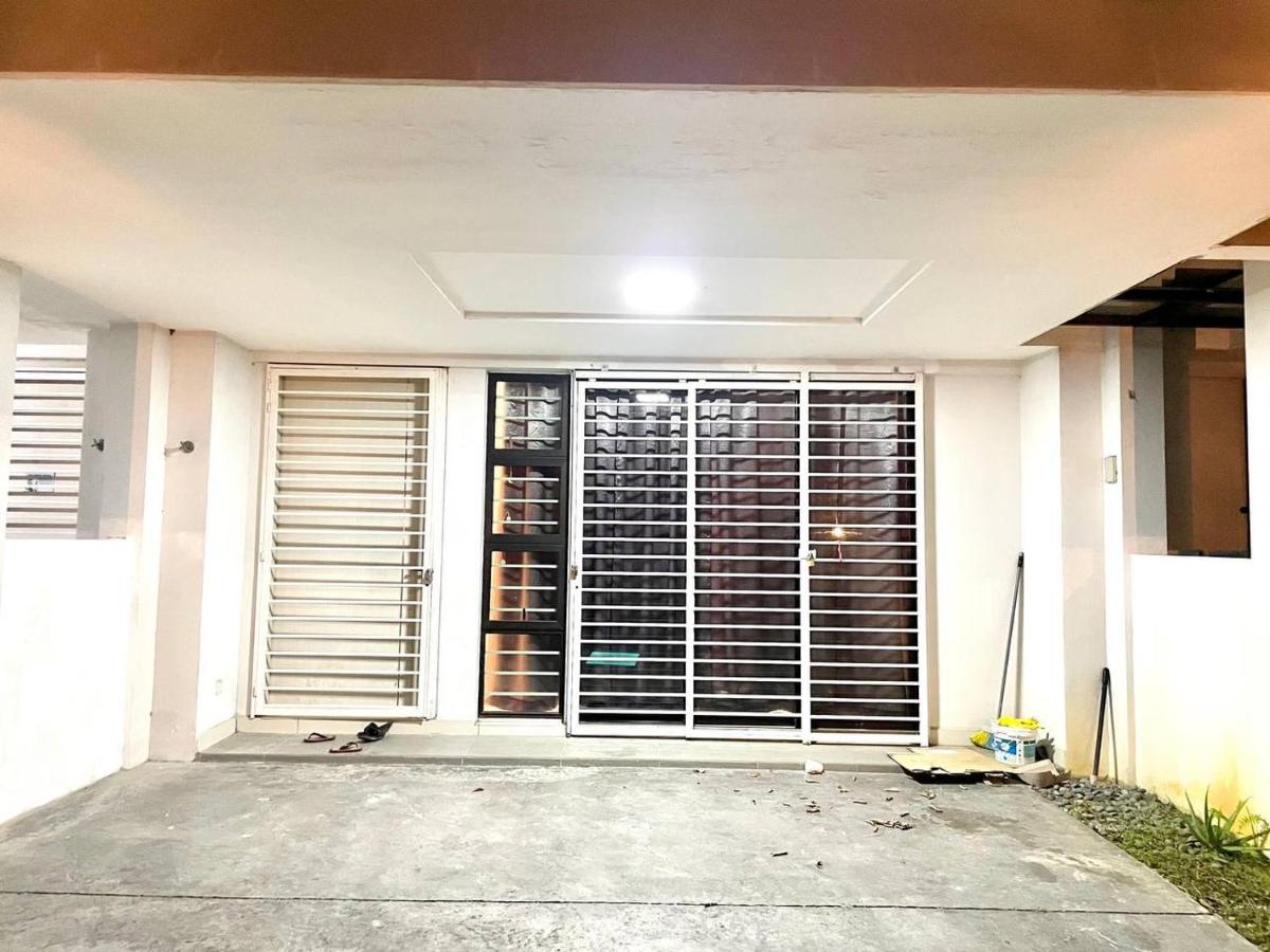 Homestay 3BR near Setia Alam - B&B