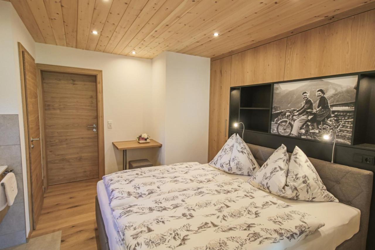 Apartment with Mountain View