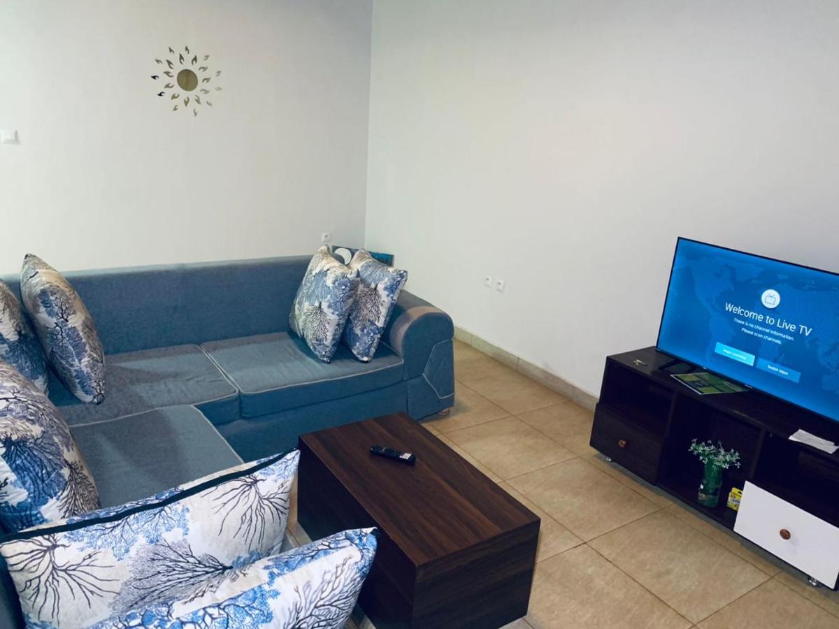 Crown Apartments -1Bedroom - comfortable & spacious , with an awesome base to explore Kigali - Bed and Breakfast Kigali