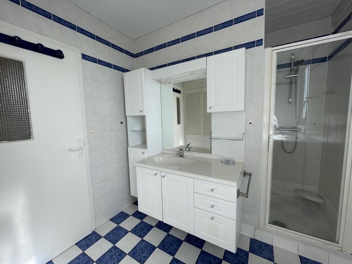 Appartement rénové avec tennis privé, parking et vue mer - FR-1-361-162 - Chambres d'hôtes Jullouville