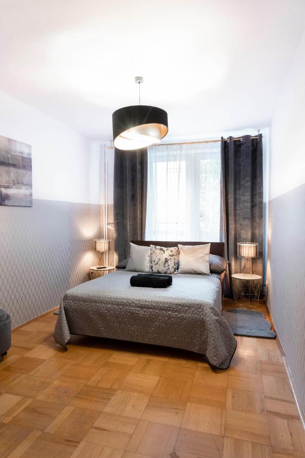 Standard Double Room with Shared Bathroom