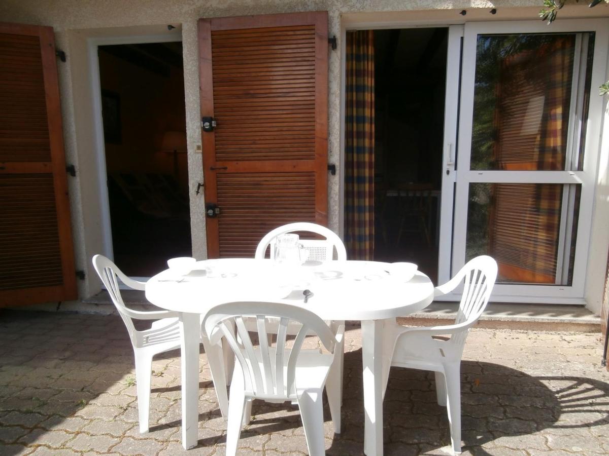 Villa patio avec piscine, à 400m des commerces et 6km de plage - Animaux admis - FR-1-239-83 - B&B
