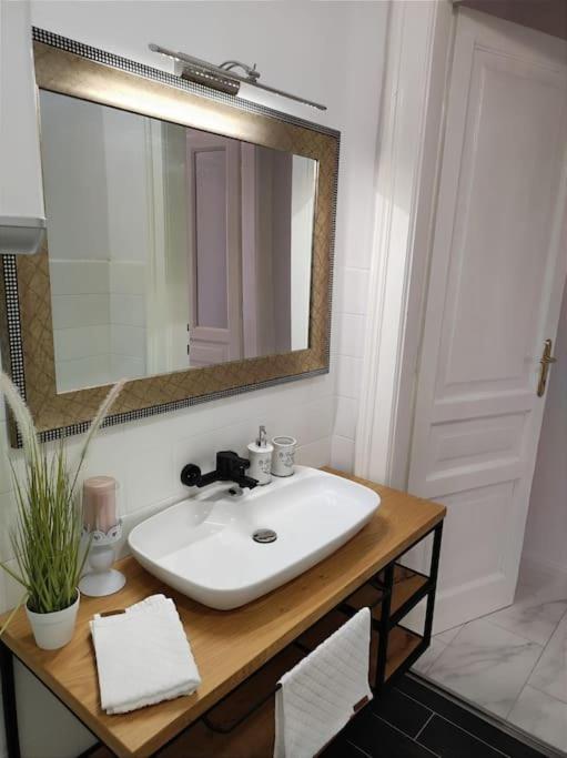 2 bedroom apartment in the city - Chambres d’hôtes Rijeka