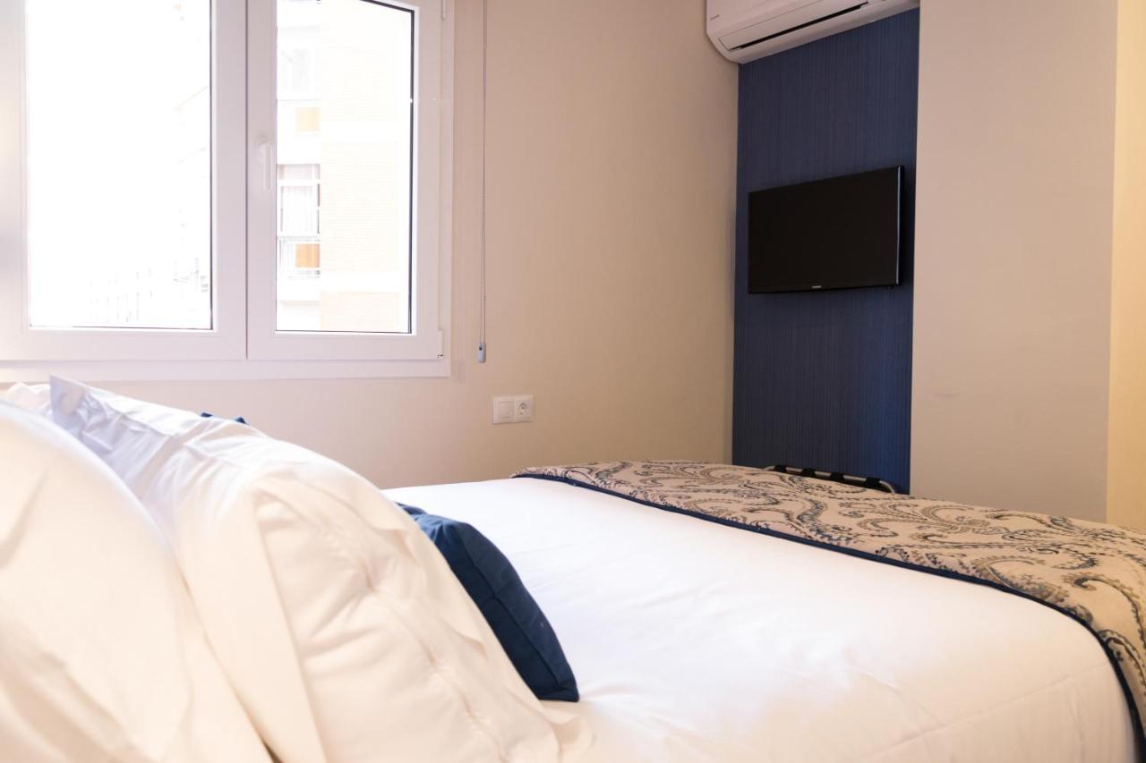 Muelle Uno One-Bedroom Apartment Blue