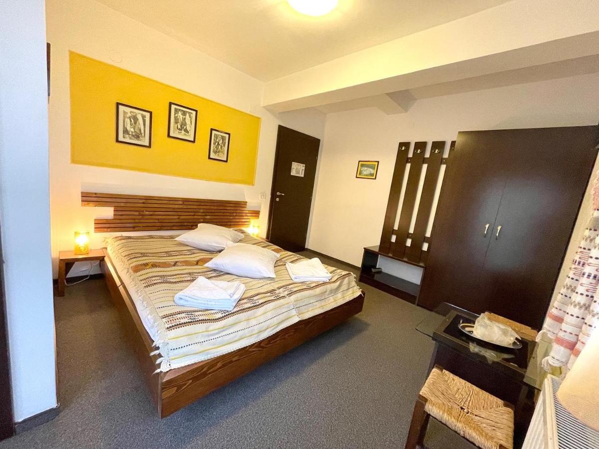 Queen Room with Balcony