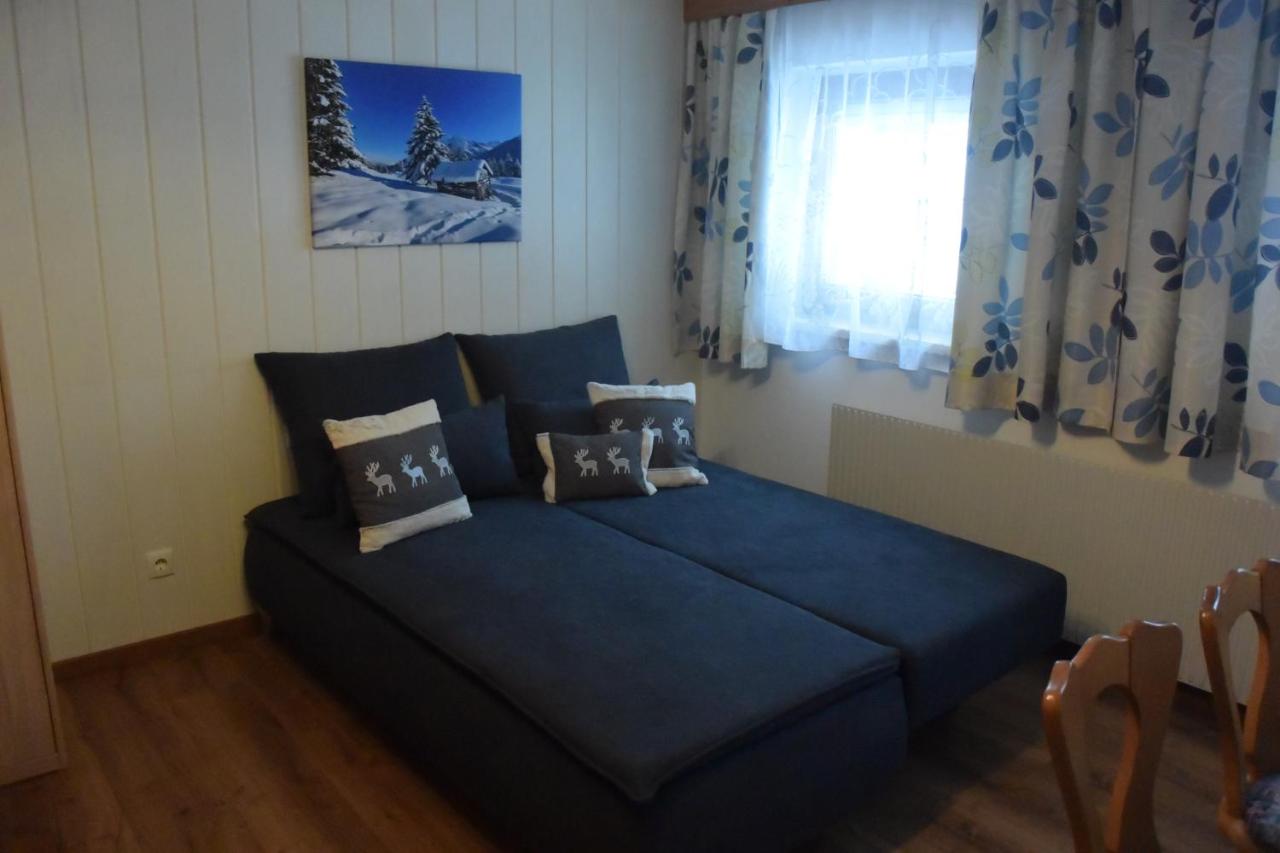 Apartment with Mountain View