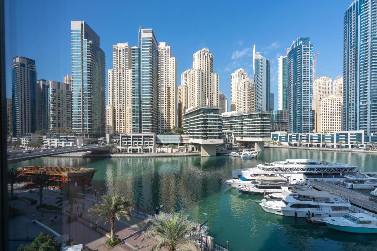 Vacay Lettings - Silverene - Next to Marina Mall with Amazing Marina View - B&B