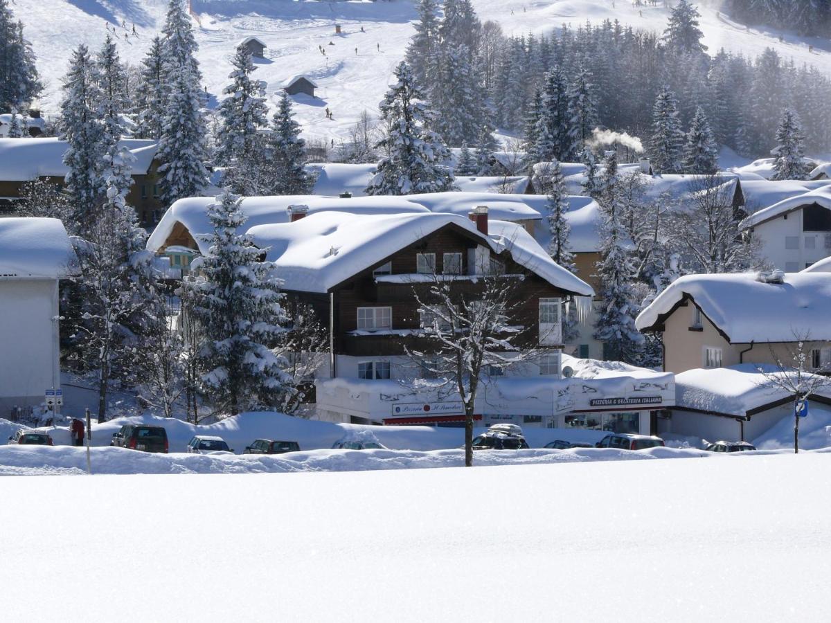 Chalet Jochpass Ferienwohnungen by HOTEL LANIG - Ferienwohnungen mit Zugang zum WellnessSpa im Hotel Lanig - Chambres d’hôtes