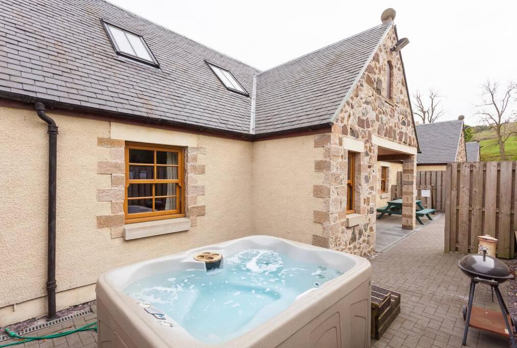 B&B Linlithgow - Appletree Cottage at Williamscraig Holiday Cottages - Bed and Breakfast Linlithgow