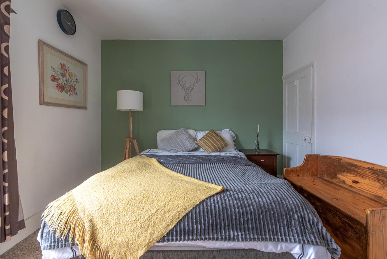 Contractors Pad - 4 Bed Town House - Cent Reading - Free Parking - B&B