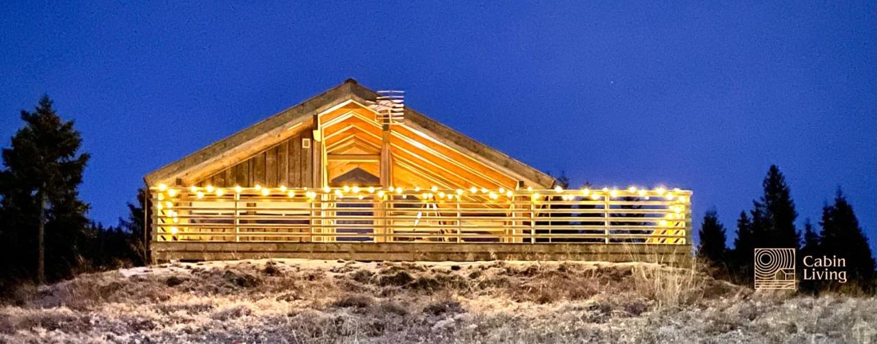 Modern sports cabin on Sjusjøen with sauna and waxing room - B&B Ringsaker