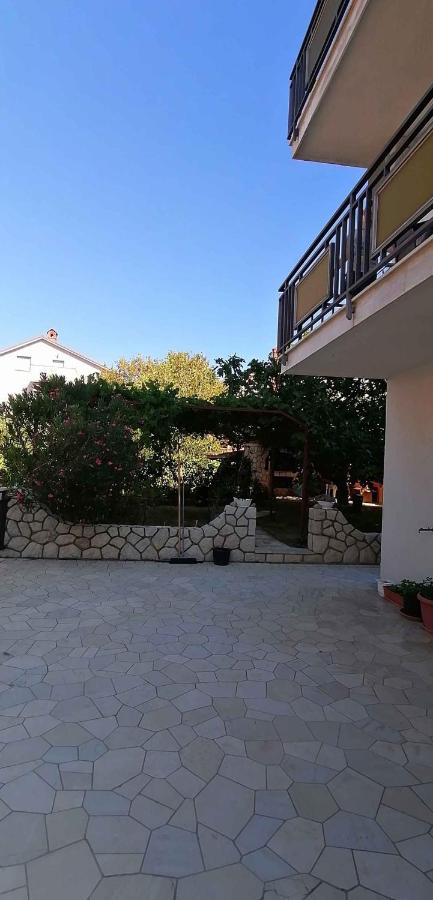 Apartments in Crikvenica 43359 - B&B Crikvenica