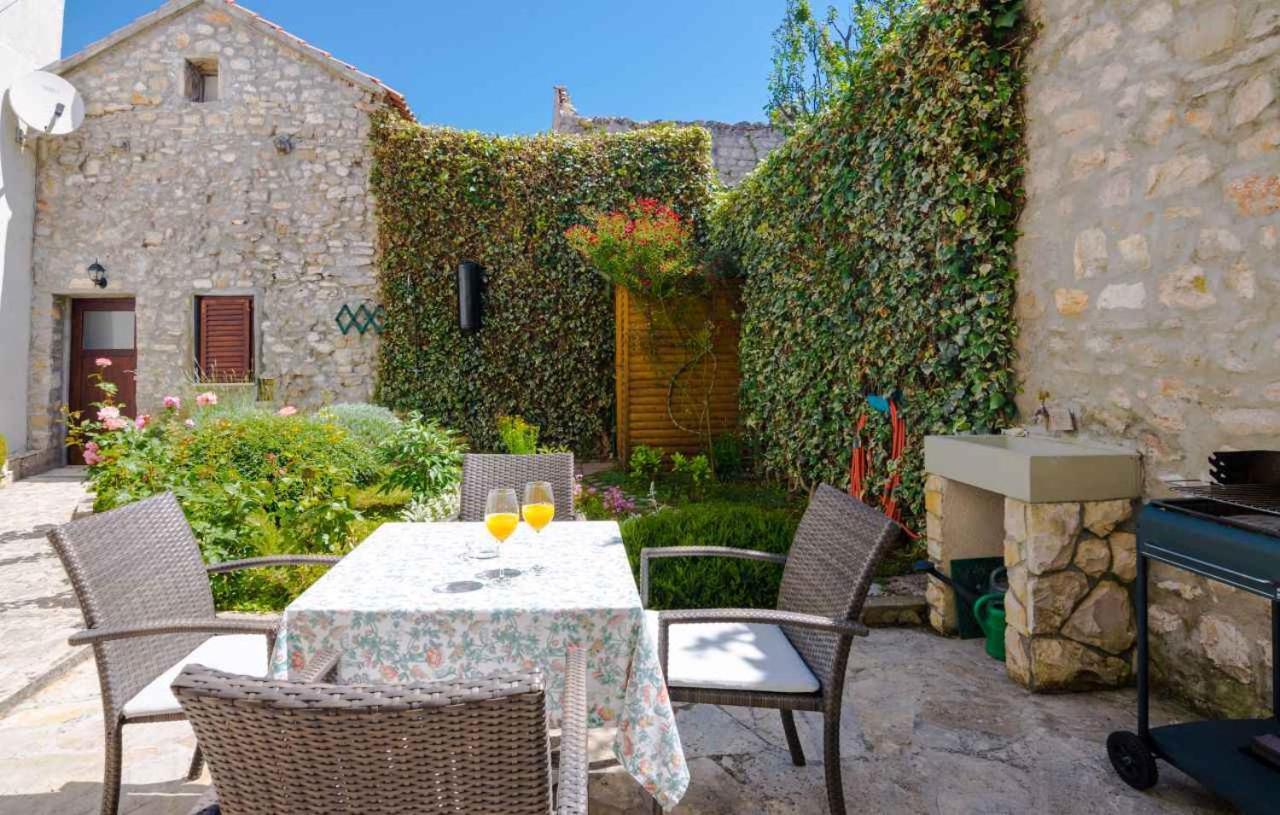 Holiday home in Sukosan - Zadar Riviera 43392 - B&B