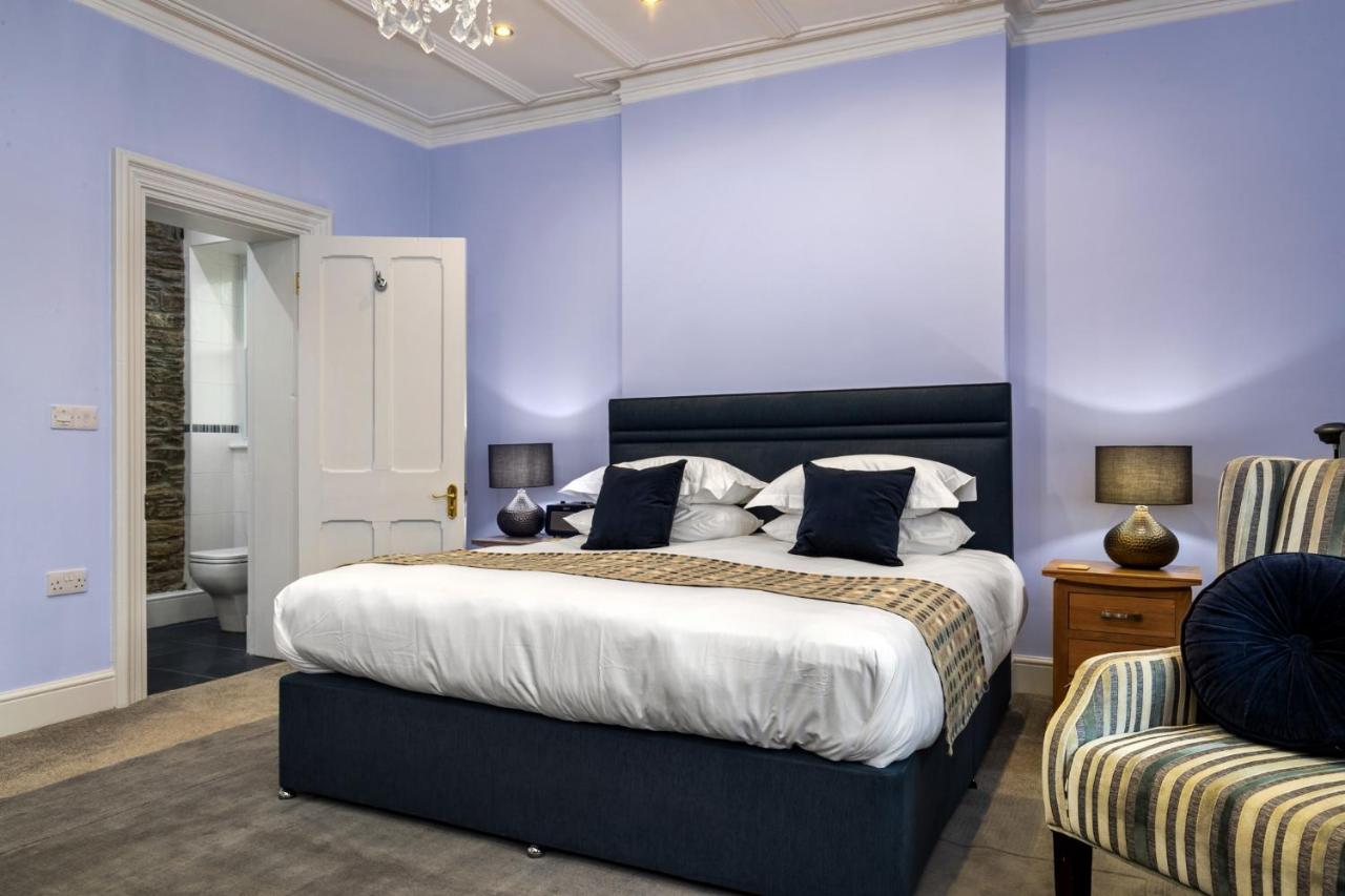 Luxuriöses Superior Zimmer mit Kingsize-Bett und Dusche