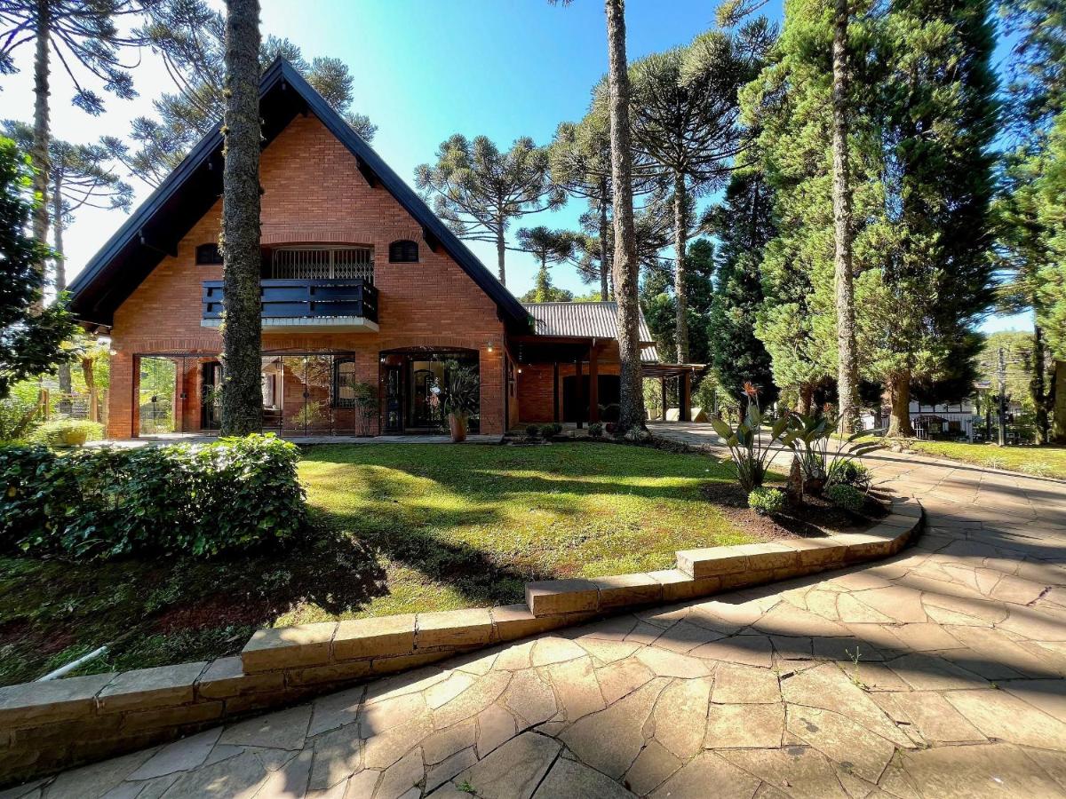 Casa Allegro 3dorm prox Lago Negro by AcheiGramado - Bed and Breakfast