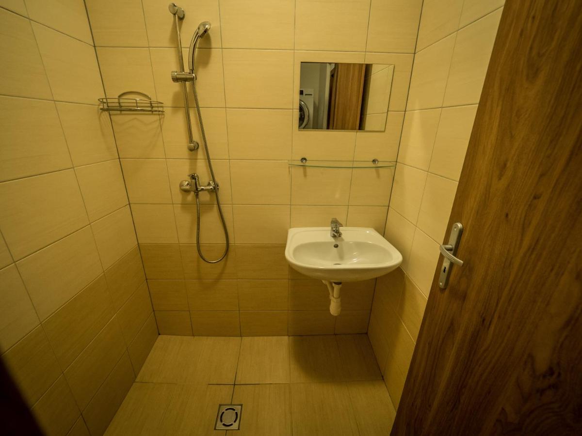 Single Room with Shared Bathroom