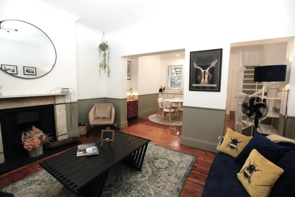 B&B Sydney - The Pavilion End - Central Paddington Apartment - Bed and Breakfast Sydney