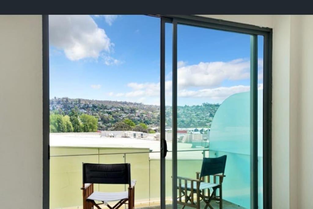 Three bedroom apartment in Sebel complex- on site restaurant, room service, gym and parking - Chambres d'hôtes Launceston