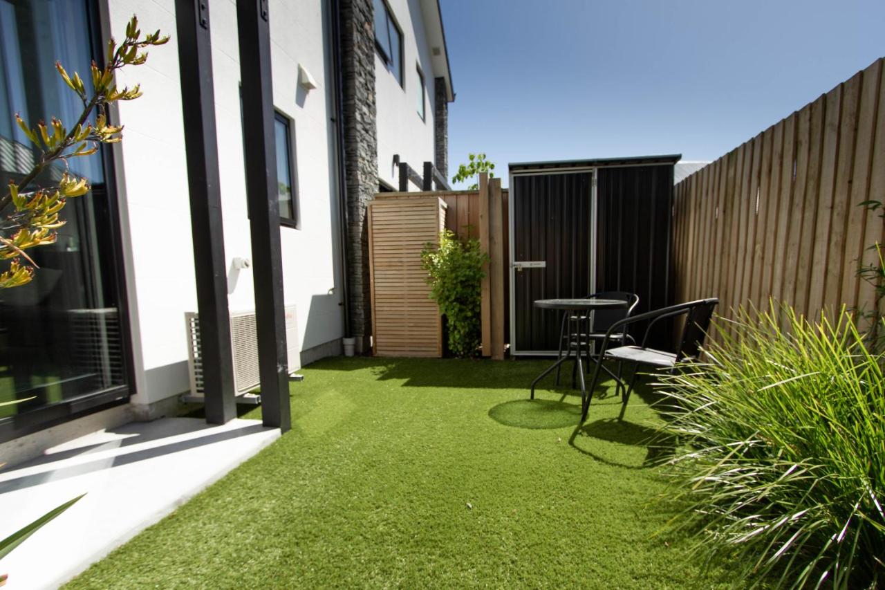 1 Bedroom Gem with Hagley Park at your doorstep - B&B