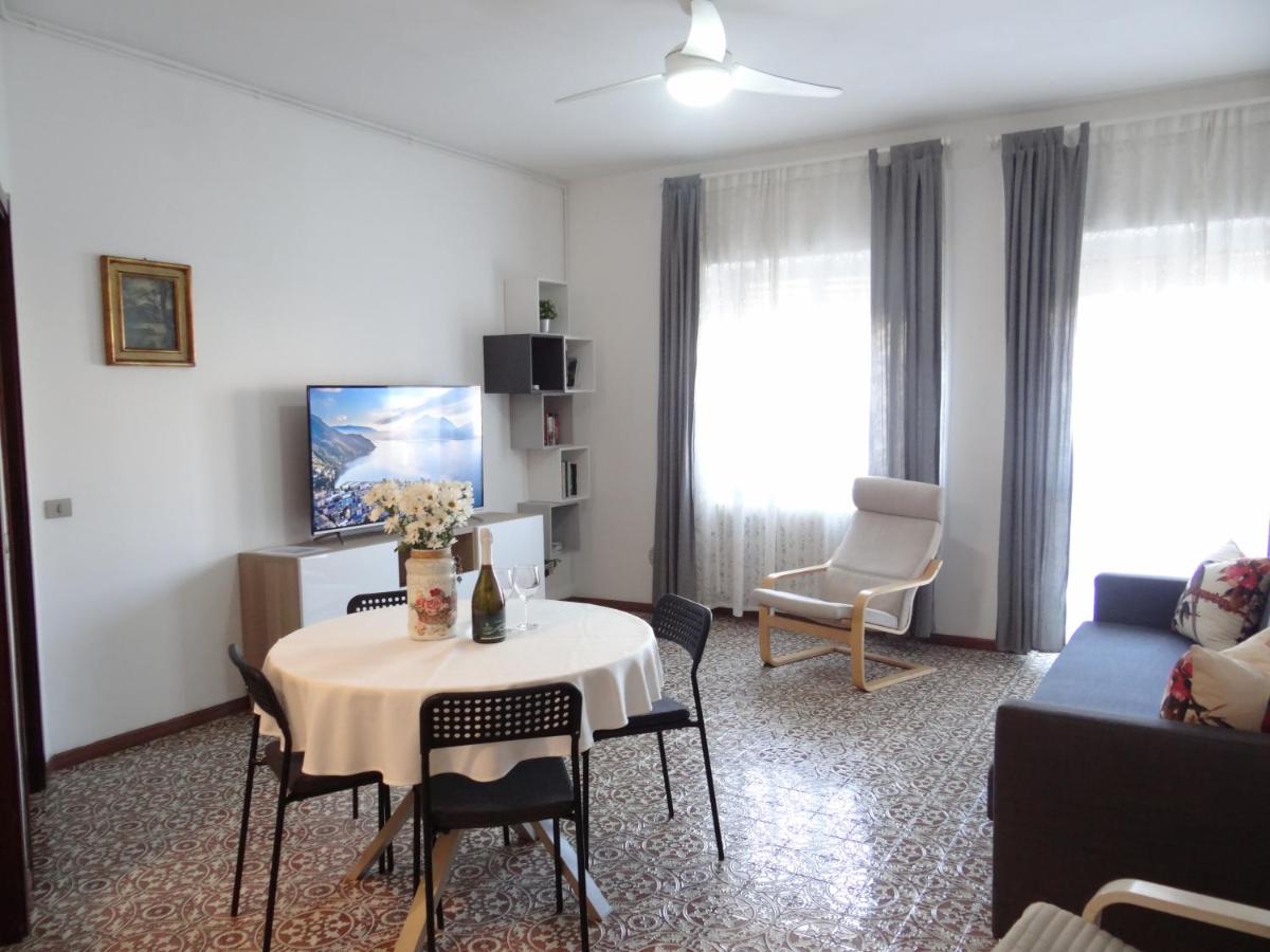 Roberta's House, a few steps from the lake - B&B Bellano