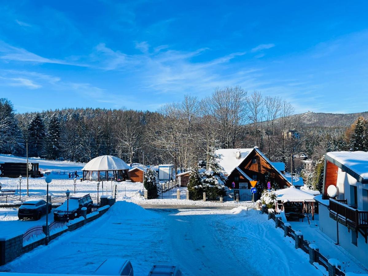 Kleine Tweepersoonskamer met 2 Aparte Bedden