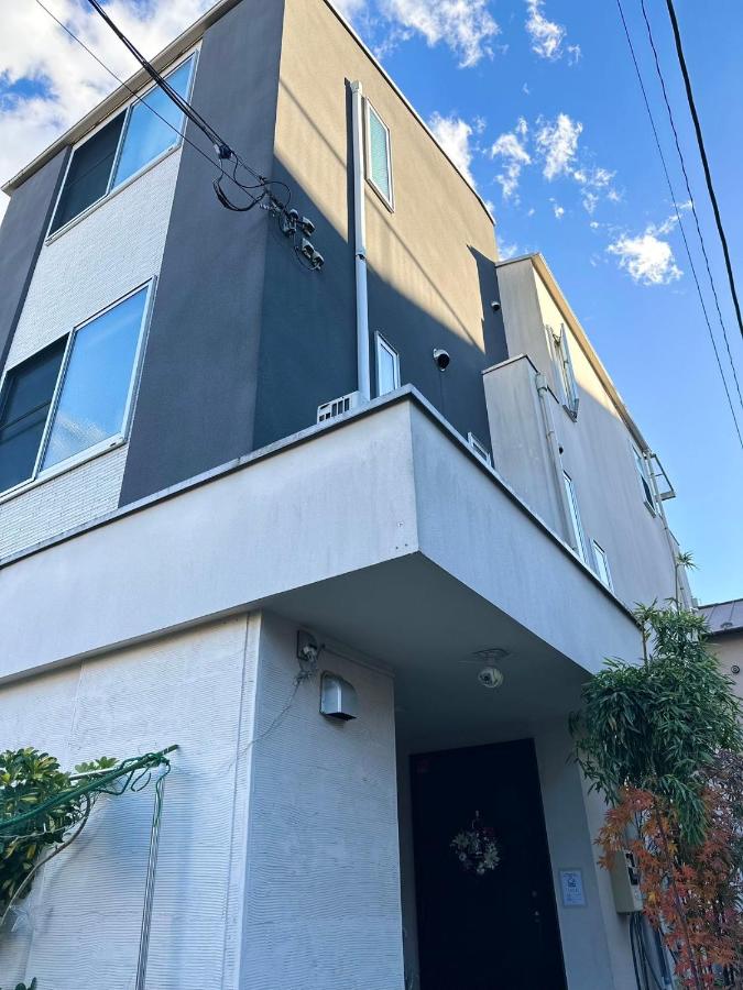 Shinokubo guest house , near shinjuku 100 square meters, 4 bedrooms, 1 living room 1kitchen 2toilet 1bathroom washmachine - Ferienwohnung Tokio
