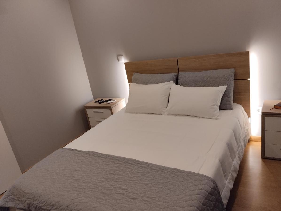 Standard Twin Room with Mountain View