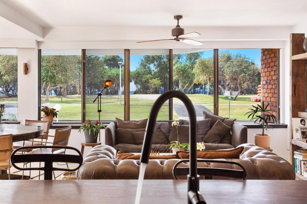 B&B Byron Bay - Byron Pacific Apartments - On Clarkes Beach - Bed and Breakfast Byron Bay