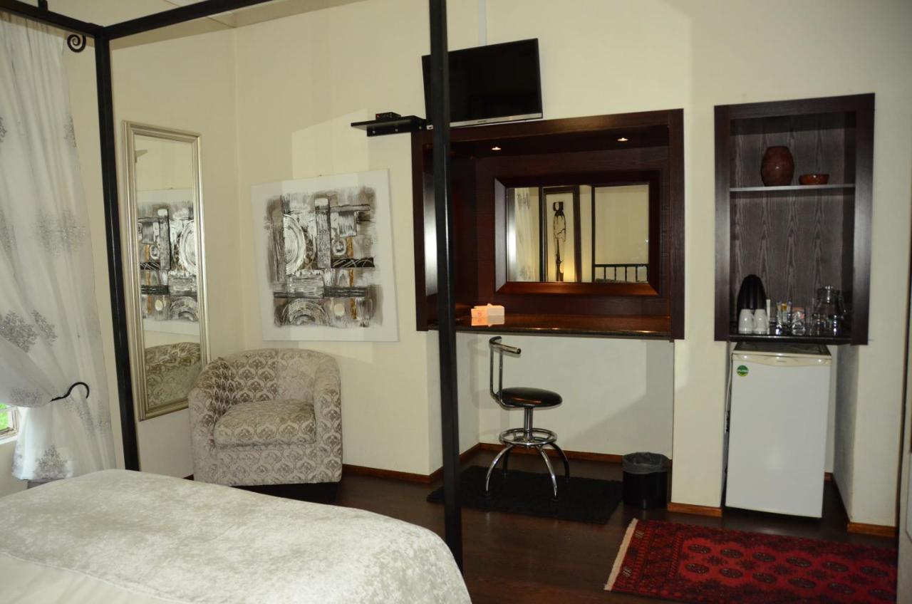 Double Room with Pool View