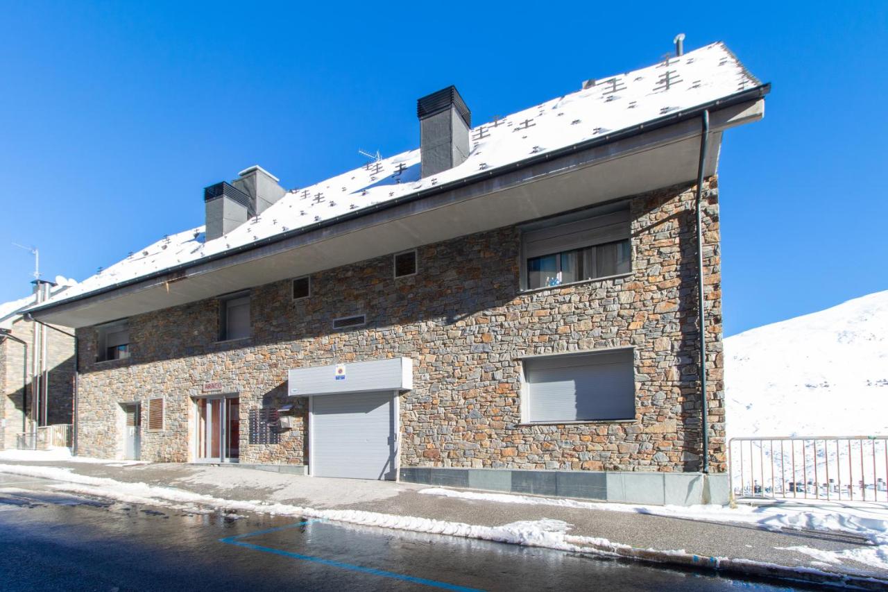 Apartamentos Araco 3000 - Bed and Breakfast