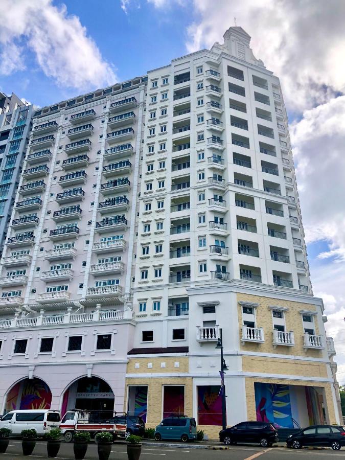 B&B Iloilo City - Lafayette Park Square Condominium Megaworld - Bed and Breakfast Iloilo City