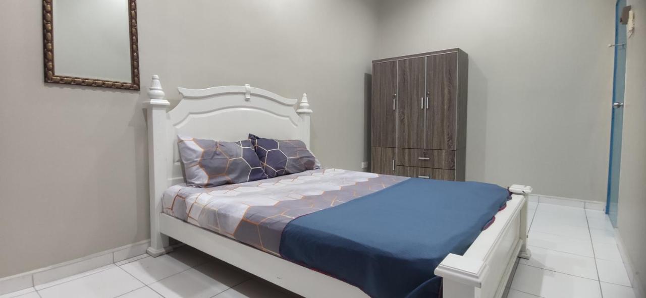 Al Irfan Homestay Tmn SgDua Utama - B&B