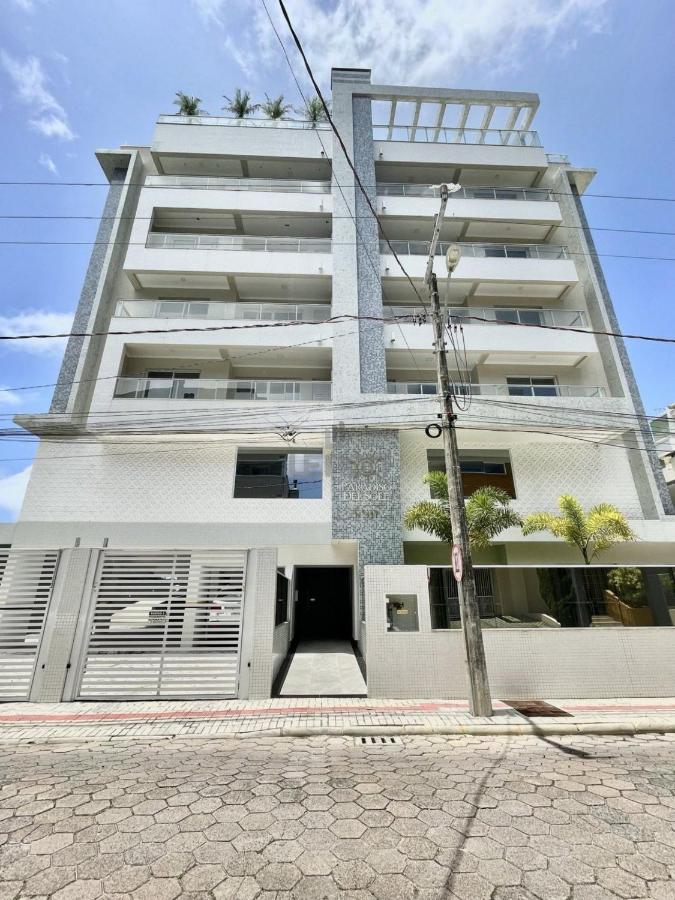 204 - Lindo apto em Bombas com 02 dormitórios - B&B